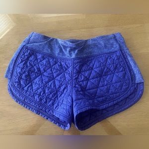 Lululemon Hot Cheeks II, Shorts Pigment Blue Quilted Down Sz 8, VERY RARE